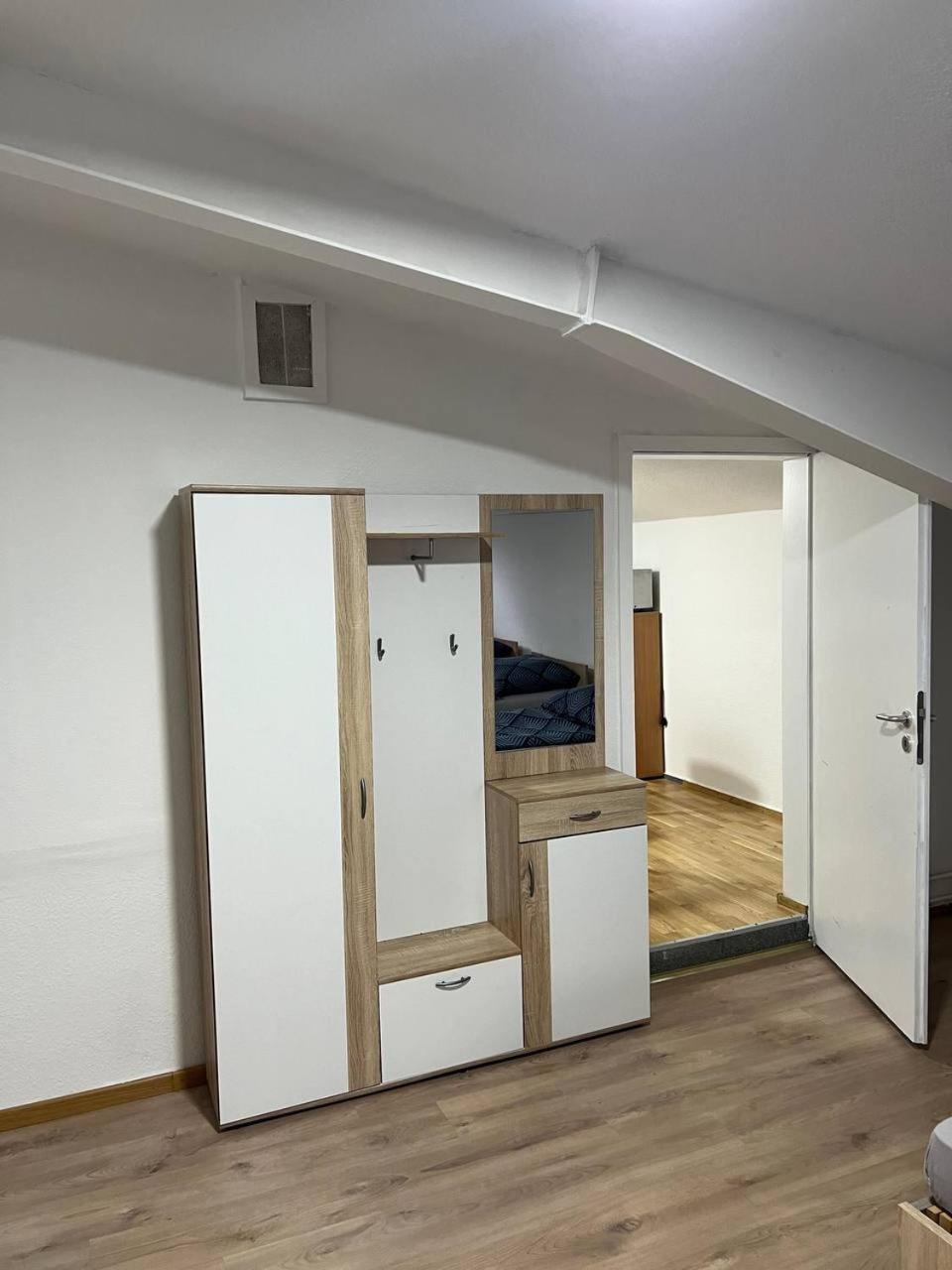 Messe Und Monteurzimmer Sehnde Buitenkant foto
